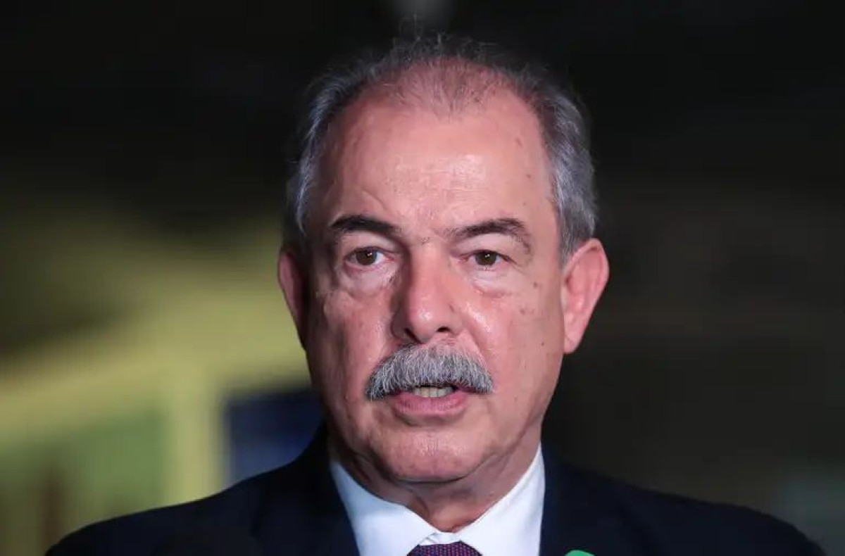 Mercadante diz que Brasil está aberto a negociar com EUA