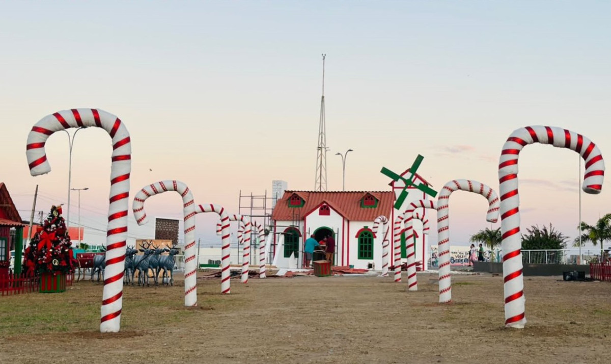 Surubim prepara seu maior Natal: veja como está ficando a estrutura montada na Praça do Trevo