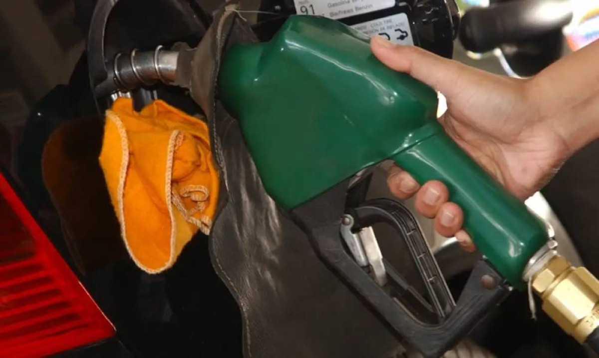 Etanol sobe mais que gasolina em dezembro