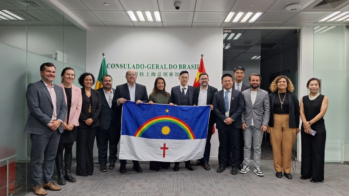 Em Xangai, governadora Raquel Lyra abre relações entre Pernambuco e o maior porto do mundo em movimentação de contêineres