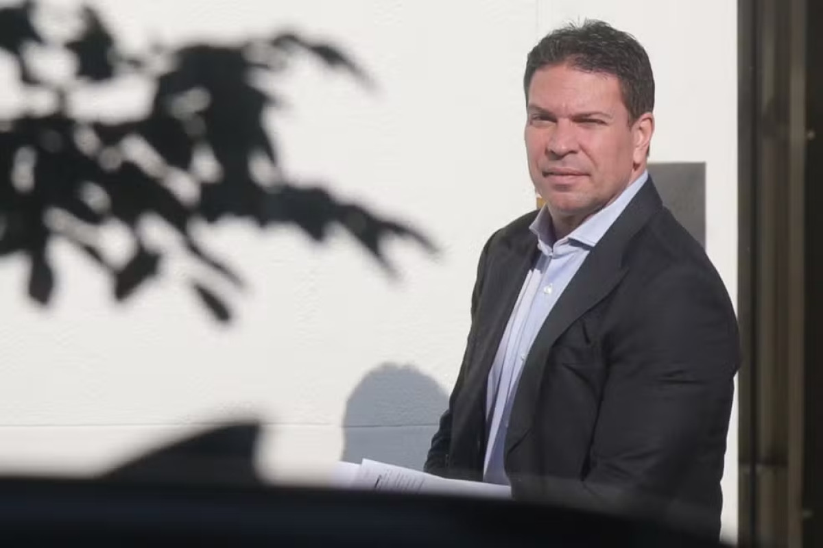 Moraes abre prazo de 15 dias para alegações finais em ação contra Ramagem por crimes após a diplomação