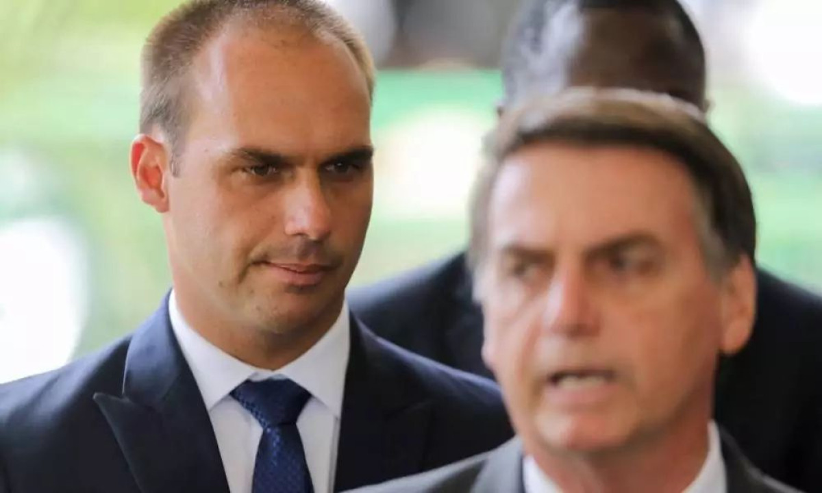Eduardo Bolsonaro amplia agenda externa em meio a risco de tornar-se réu
